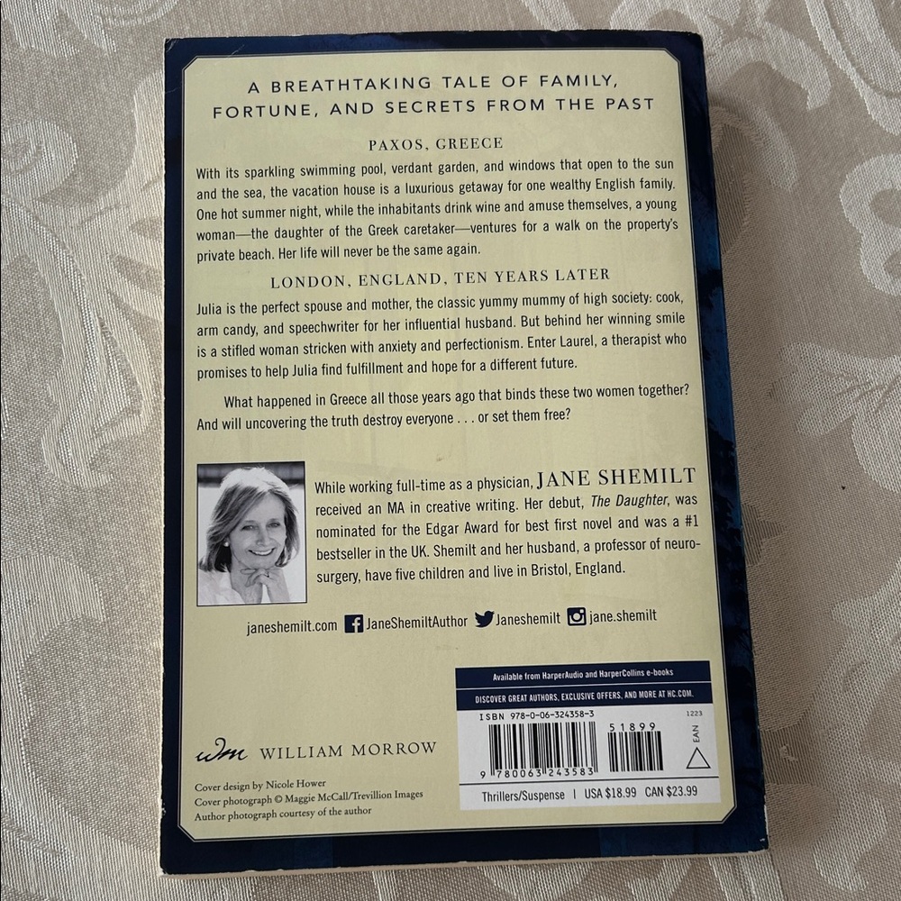 Book Bundle - Picture 3 of 9